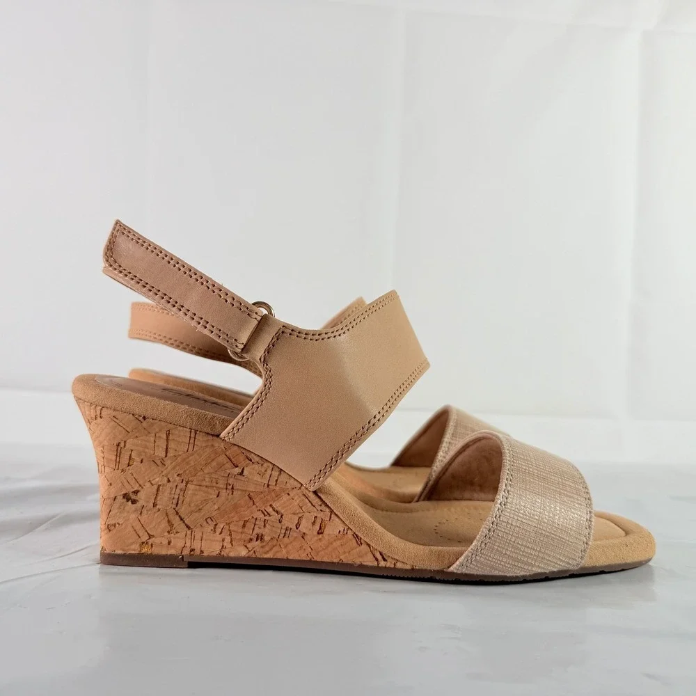 Clarks Kyarra Faye Warm Beige Leather Wedge Sandals Womens 8.5 W